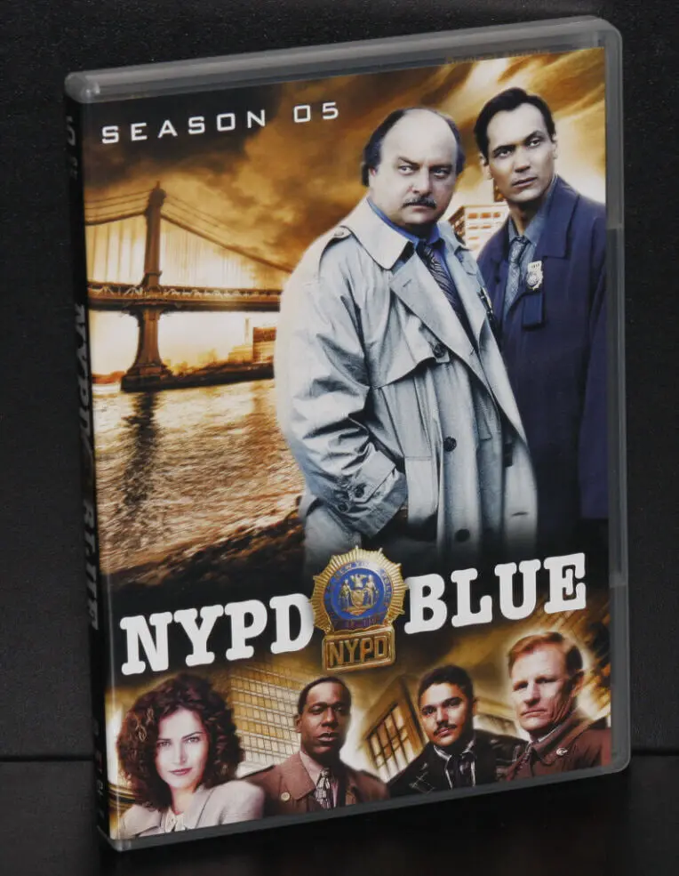 《纽约重案组 第五季》：铁血警探再战罪恶都市，真相与正义的较量！